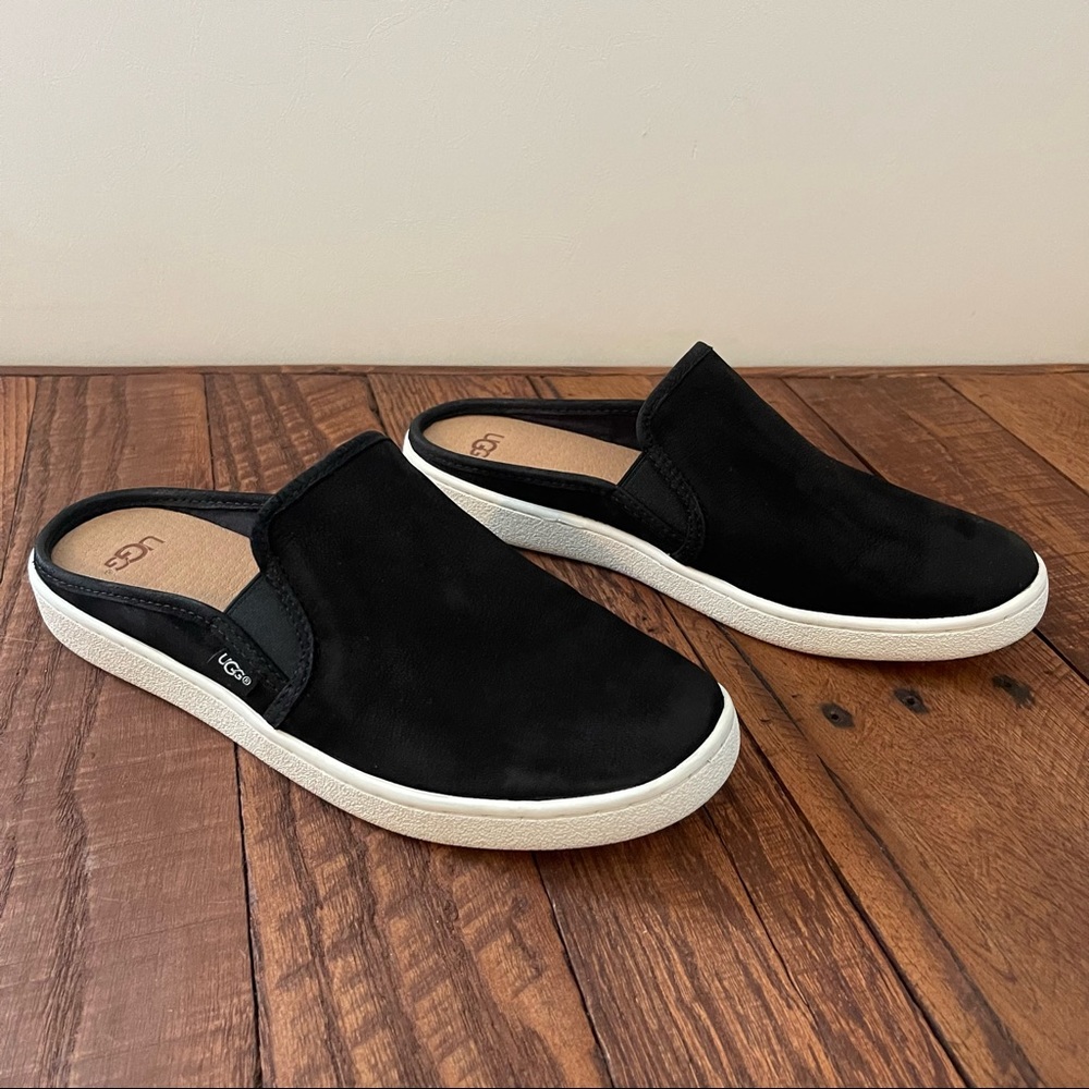 UGG Slip-On Flat Mules Loafer Shoes